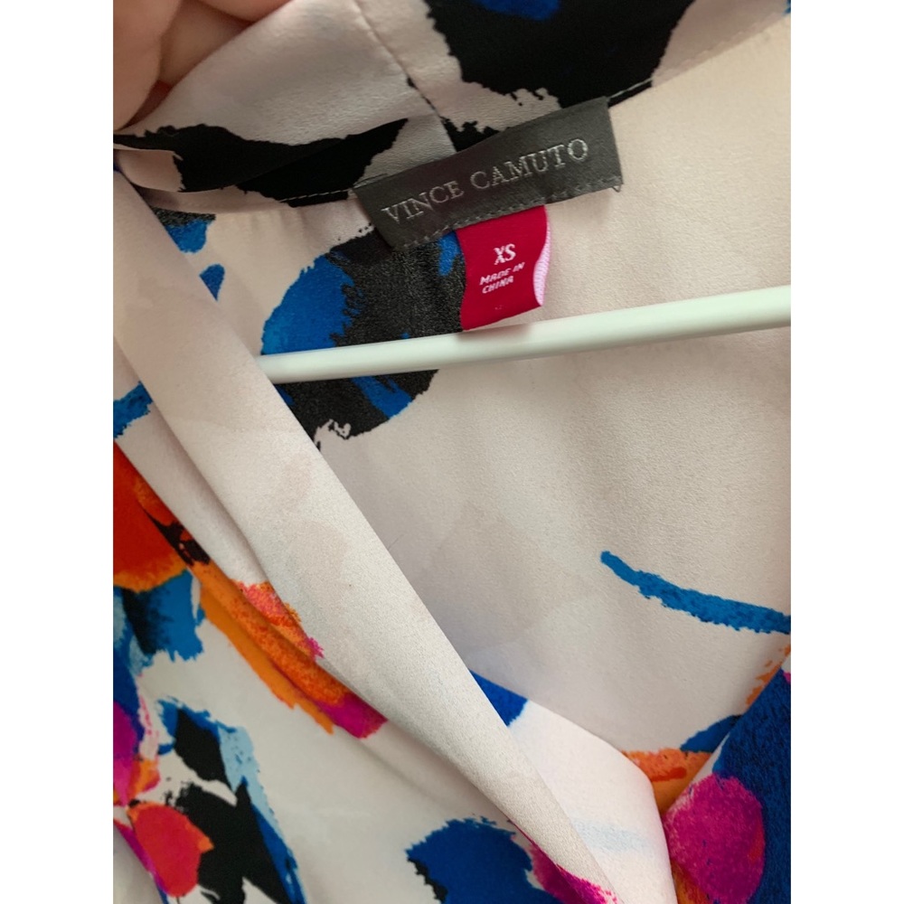 Beautiful Vince Camuto Blouse! - Picture 5 of 5